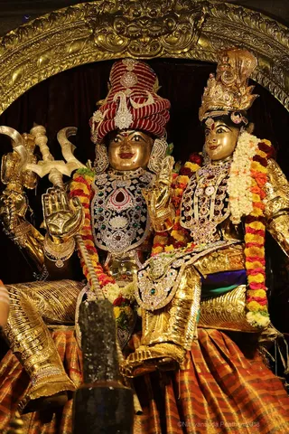 http://nithyananda.org/sites/default/files/photo-gallery/2018-08Aug-15-nithyananda-diary_bengaluru-aadheenam_uttamotama-seva_7T9A0651_0.jpg