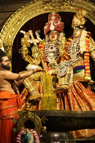 http://nithyananda.org/sites/default/files/photo-gallery/2018-08Aug-15-nithyananda-diary_bengaluru-aadheenam_uttamotama-seva_7T9A0657_0.jpg