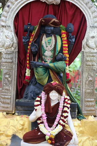 http://nithyananda.org/sites/default/files/photo-gallery/2018-08Aug-15-nithyananda-diary_bengaluru-aadheenam_uttamotama-seva_7T9A0824_0.jpg