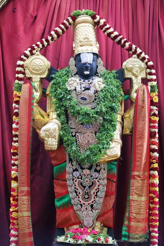 http://nithyananda.org/sites/default/files/photo-gallery/2018-08Aug-15-nithyananda-diary_bengaluru-aadheenam_uttamotama-seva_7T9A0830_0.jpg