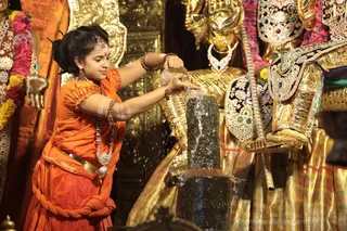 http://nithyananda.org/sites/default/files/photo-gallery/2018-08Aug-17-nithyananda-diary_bengaluru-aadheenam_uttamotama-seva_7T9A1779.JPG