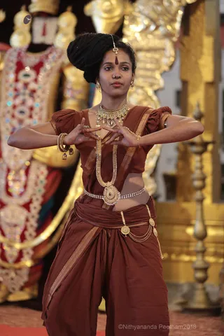 http://nithyananda.org/sites/default/files/photo-gallery/2018-08Aug-17-nithyananda-diary_bengaluru-aadheenam_uttamotama-seva_7T9A1978.JPG