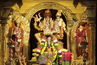 https://nithyananda.org/sites/default/files/photo-gallery/2018-08Aug-22-nithyananda-diary_bengaluru-aadheenam_uttamotama-seva-ganesha-abhishekam_7T9A2854.jpg?1536667108