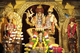 https://nithyananda.org/sites/default/files/photo-gallery/2018-08Aug-22-nithyananda-diary_bengaluru-aadheenam_uttamotama-seva-ganesha-abhishekam_7T9A2864.jpg?1536667108
