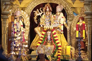 https://nithyananda.org/sites/default/files/photo-gallery/2018-08Aug-26-nithyananda-diary_bengaluru-aadheenam_uttamotama-seva-devi-khadgamala_7T9A6580.jpg?1536668391