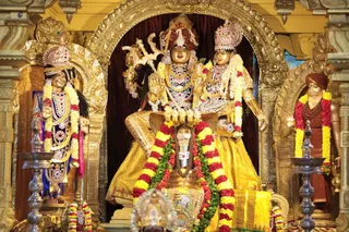 https://nithyananda.org/sites/default/files/photo-gallery/2018-08Aug-26-nithyananda-diary_bengaluru-aadheenam_uttamotama-seva-devi-khadgamala_7T9A6654_0.jpg?1536668565