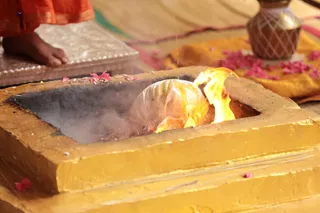 https://nithyananda.org/sites/default/files/photo-gallery/2018-08Aug-28-nithyananda-diary_bengaluru-aadheenam_shatru-samhara-trishati-homa_7T9A3180.jpg?1536672306