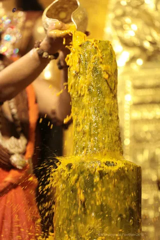 https://nithyananda.org/sites/default/files/photo-gallery/2018-08Aug-28-nithyananda-diary_bengaluru-aadheenam_uttamotama-seva-subramnya-abhishekam_7T9A2694.jpg?1536671688