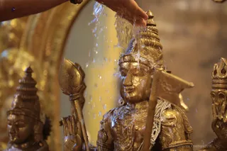 https://nithyananda.org/sites/default/files/photo-gallery/2018-08Aug-28-nithyananda-diary_bengaluru-aadheenam_uttamotama-seva-subramnya-abhishekam_7T9A2775.jpg?1536671689