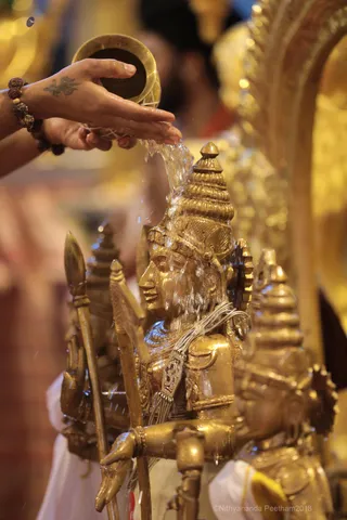 https://nithyananda.org/sites/default/files/photo-gallery/2018-08Aug-28-nithyananda-diary_bengaluru-aadheenam_uttamotama-seva-subramnya-abhishekam_7T9A2798.jpg?1536671689