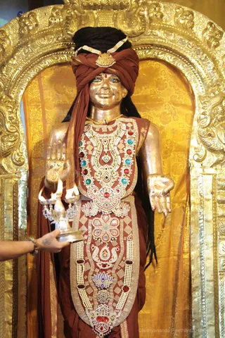 https://nithyananda.org/sites/default/files/photo-gallery/2018-08Aug-28-nithyananda-diary_bengaluru-aadheenam_uttamotama-seva-subramnya-abhishekam_7T9A3127.jpg?1536672082
