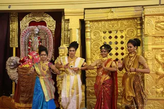 https://nithyananda.org/sites/default/files/photo-gallery/2018-08Aug-31-nithyananda-diary_bengaluru-aadheenam_uttamotama-seva-meenakshi-archana_7T9A3916.jpg?1536732932