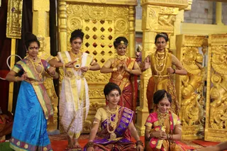https://nithyananda.org/sites/default/files/photo-gallery/2018-08Aug-31-nithyananda-diary_bengaluru-aadheenam_uttamotama-seva-meenakshi-archana_7T9A3929.jpg?1536733137