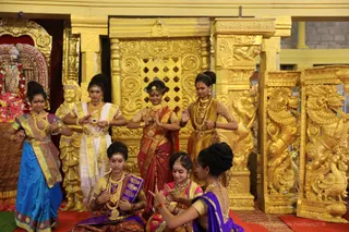 https://nithyananda.org/sites/default/files/photo-gallery/2018-08Aug-31-nithyananda-diary_bengaluru-aadheenam_uttamotama-seva-meenakshi-archana_7T9A3933.jpg?1536733137