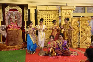 https://nithyananda.org/sites/default/files/photo-gallery/2018-08Aug-31-nithyananda-diary_bengaluru-aadheenam_uttamotama-seva-meenakshi-archana_7T9A3957.jpg?1536733137