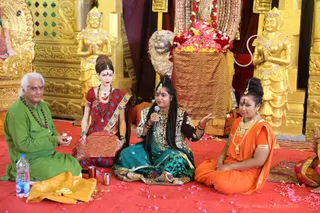 https://nithyananda.org/sites/default/files/photo-gallery/2018-08Aug-31-nithyananda-diary_bengaluru-aadheenam_uttamotama-seva-meenakshi-archana_7T9A3997.jpg?1536733426