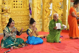 https://nithyananda.org/sites/default/files/photo-gallery/2018-08Aug-31-nithyananda-diary_bengaluru-aadheenam_uttamotama-seva-meenakshi-archana_7T9A4008.jpg?1536733427