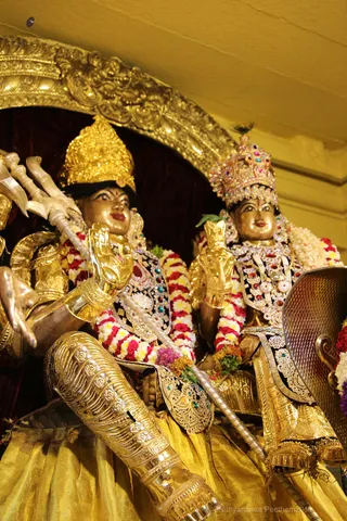 https://nithyananda.org/sites/default/files/photo-gallery/2018-08Aug-31-nithyananda-diary_bengaluru-aadheenam_uttamotama-seva-meenakshi-archana_7T9A4042.jpg?1536733427