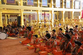https://nithyananda.org/sites/default/files/photo-gallery/2018-08Aug-31-nithyananda-diary_bengaluru-aadheenam_uttamotama-seva-meenakshi-archana_7T9A4091.jpg?1536733428