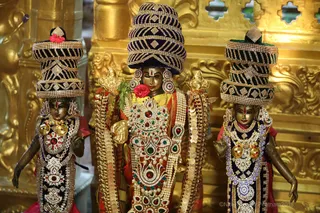 http://nithyananda.org/sites/default/files/photo-gallery/2018-09Sep-13-nithyananda-diary_bengaluru-aadheenam_uttamotama-seva_7T7A4012.JPG