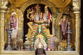 http://nithyananda.org/sites/default/files/photo-gallery/2018-09Sep-13-nithyananda-diary_bengaluru-aadheenam_uttamotama-seva_7T7A4149.JPG