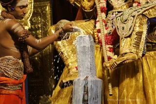 http://nithyananda.org/sites/default/files/photo-gallery/2018-09Sep-13-nithyananda-diary_bengaluru-aadheenam_uttamotama-seva_7T9A0158.JPG