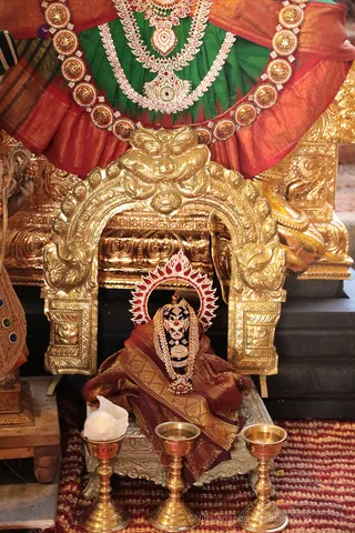 http://nithyananda.org/sites/default/files/photo-gallery/2018-09Sep-13-nithyananda-diary_bengaluru-aadheenam_uttamotama-seva_7T9A0383.JPG