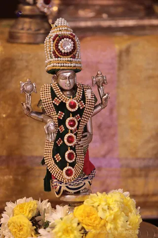http://nithyananda.org/sites/default/files/photo-gallery/2018-09Sep-15-nithyananda-diary_bengaluru-aadheenam_uttamotama-seva_7T7A4653_0.JPG
