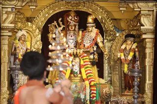 http://nithyananda.org/sites/default/files/photo-gallery/2018-09Sep-15-nithyananda-diary_bengaluru-aadheenam_uttamotama-seva_7T7A4703_0.JPG