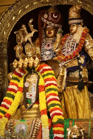 http://nithyananda.org/sites/default/files/photo-gallery/2018-09Sep-15-nithyananda-diary_bengaluru-aadheenam_uttamotama-seva_7T7A4710_0.JPG