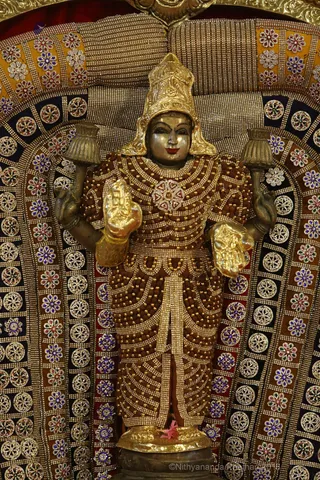 http://nithyananda.org/sites/default/files/photo-gallery/2018-09Sep-16-nithyananda-diary_bengaluru-aadheenam_uttamotama-seva_7T7A4911.JPG