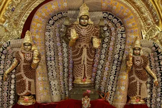 http://nithyananda.org/sites/default/files/photo-gallery/2018-09Sep-16-nithyananda-diary_bengaluru-aadheenam_uttamotama-seva_7T7A4912.JPG