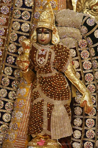 http://nithyananda.org/sites/default/files/photo-gallery/2018-09Sep-16-nithyananda-diary_bengaluru-aadheenam_uttamotama-seva_7T7A4929.JPG