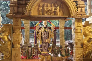 http://nithyananda.org/sites/default/files/photo-gallery/2018-09Sep-16-nithyananda-diary_bengaluru-aadheenam_uttamotama-seva_7T7A4954.JPG