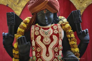 http://nithyananda.org/sites/default/files/photo-gallery/2018-09Sep-16-nithyananda-diary_bengaluru-aadheenam_uttamotama-seva_7T7A5057.JPG