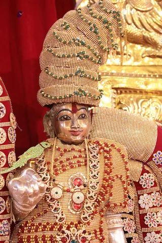 http://nithyananda.org/sites/default/files/photo-gallery/2018-09Sep-17-nithyananda-diary_bengaluru-aadheenam_uttamotama-seva_7T9A5150.JPG