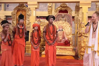 http://nithyananda.org/sites/default/files/photo-gallery/2018-09Sep-17-nithyananda-diary_bengaluru-aadheenam_uttamotama-seva_7T9A5256.JPG