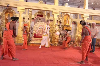 http://nithyananda.org/sites/default/files/photo-gallery/2018-09Sep-17-nithyananda-diary_bengaluru-aadheenam_uttamotama-seva_7T9A5264.JPG