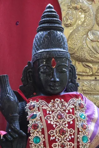 http://nithyananda.org/sites/default/files/photo-gallery/2018-09Sep-18-nithyananda-diary_bengaluru-aadheenam_uttamotama-seva_7T7A5475.JPG