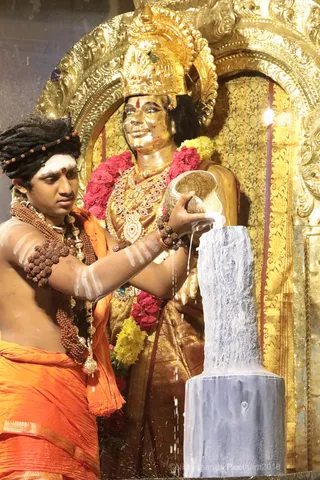 http://nithyananda.org/sites/default/files/photo-gallery/2018-09Sep-19-nithyananda-diary_bengaluru-aadheenam_uttamotama-seva_7T7A5584.JPG