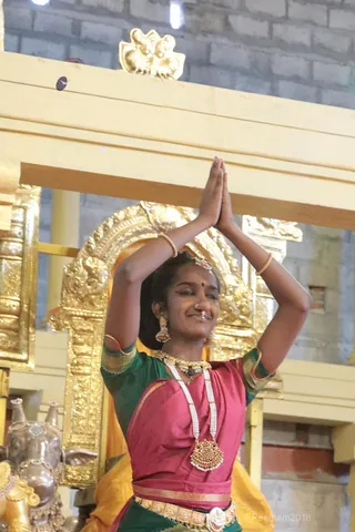 http://nithyananda.org/sites/default/files/photo-gallery/2018-09Sep-19-nithyananda-diary_bengaluru-aadheenam_uttamotama-seva_7T7A5765.JPG