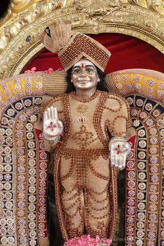 http://nithyananda.org/sites/default/files/photo-gallery/2018-09Sep-20-nithyananda-diary_bengaluru-aadheenam_uttamotama-seva_7T7A5962.JPG