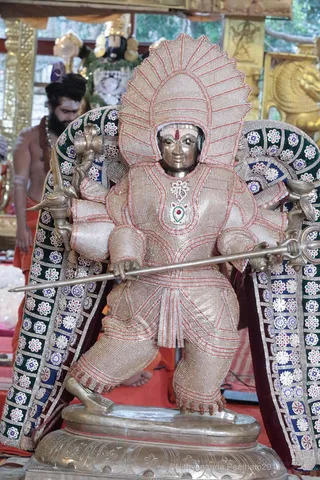 http://nithyananda.org/sites/default/files/photo-gallery/2018-09Sep-20-nithyananda-diary_bengaluru-aadheenam_uttamotama-seva_7T7A6082.JPG