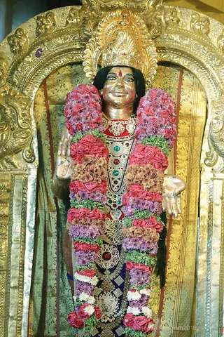 http://nithyananda.org/sites/default/files/photo-gallery/2018-09Sep-22-nithyananda-diary_bengaluru-aadheenam_uttamotama-seva_7T7A6389.JPG