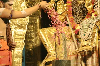http://nithyananda.org/sites/default/files/photo-gallery/2018-09Sep-24-nithyananda-diary_bengaluru-aadheenam_uttamotama-seva_7T9A6748.JPG