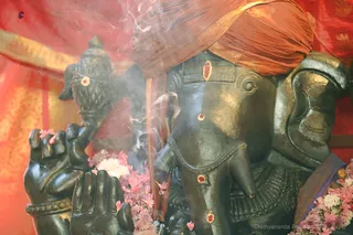 http://nithyananda.org/sites/default/files/photo-gallery/2018-09Sep-25-nithyananda-diary_bengaluru-aadheenam_uttamotama-seva_7T9A7062.JPG