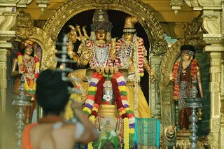 http://nithyananda.org/sites/default/files/photo-gallery/2018-09Sep-26-nithyananda-diary_bengaluru-aadheenam_uttamotama-seva_7T9A7211.JPG