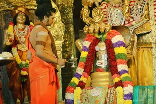 http://nithyananda.org/sites/default/files/photo-gallery/2018-09Sep-26-nithyananda-diary_bengaluru-aadheenam_uttamotama-seva_7T9A7233.JPG