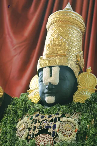 http://nithyananda.org/sites/default/files/photo-gallery/2018-09Sep-26-nithyananda-diary_bengaluru-aadheenam_uttamotama-seva_7T9A7309_0.JPG
