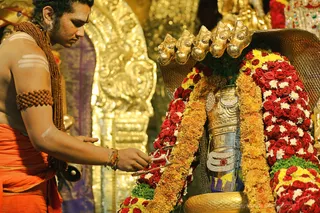 http://nithyananda.org/sites/default/files/photo-gallery/2018-09Sep-27-nithyananda-diary_bengaluru-aadheenam_uttamotama-seva_7T9A7532.JPG